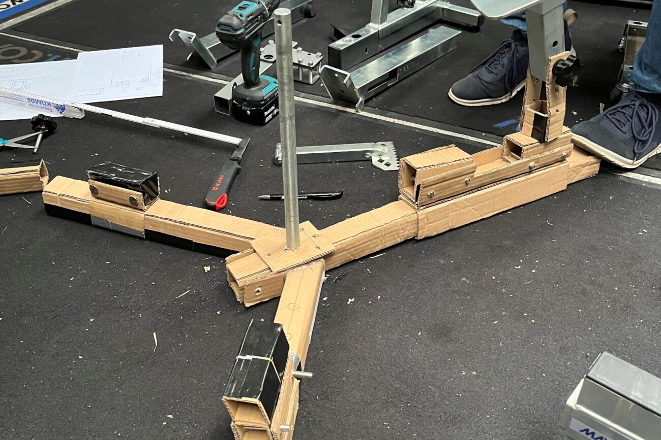 Modellaufbau GrundrahmenReifenmontiergerät EVO3