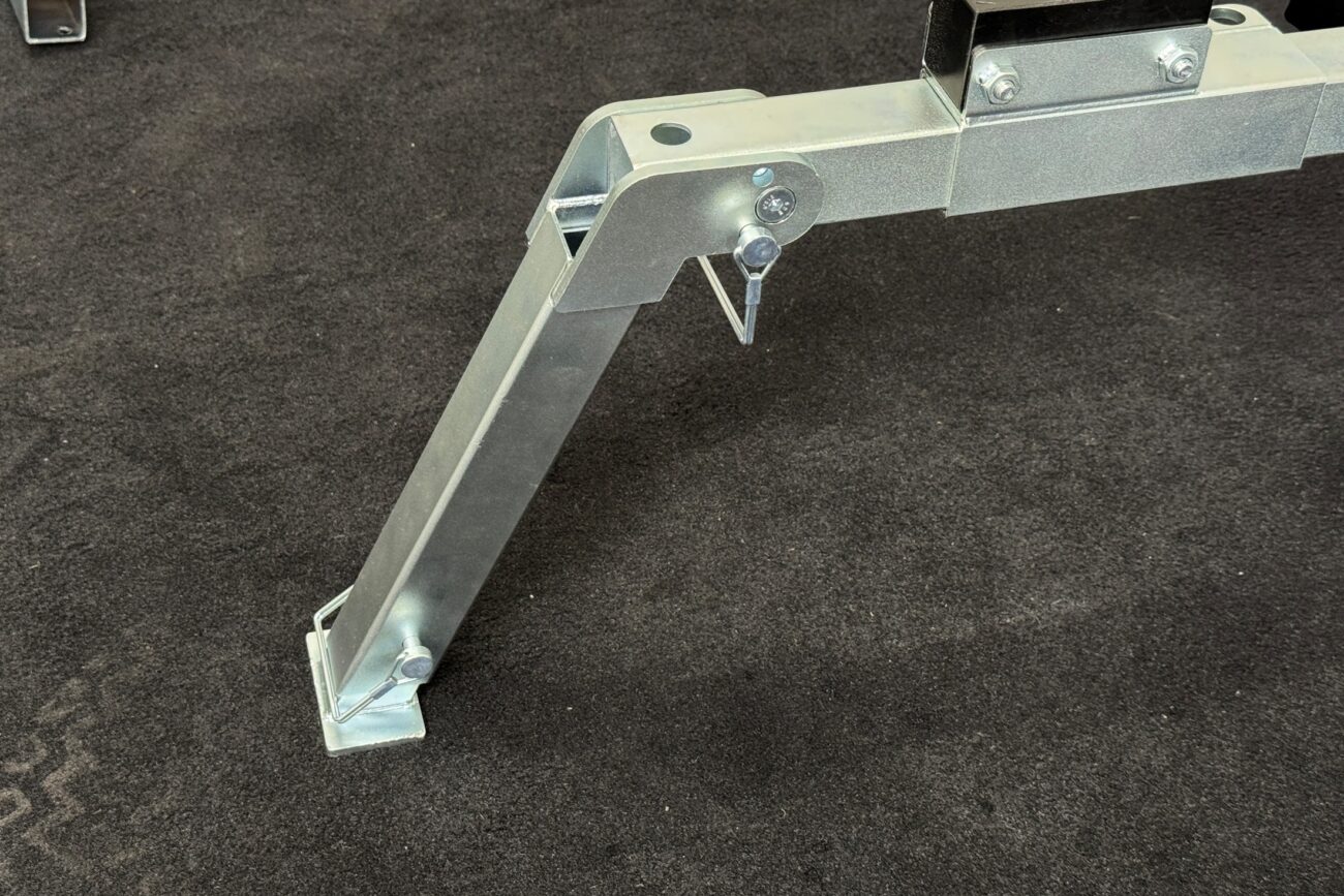 Reifenmontiergerät EVO3 Standfuß ausgeklappt