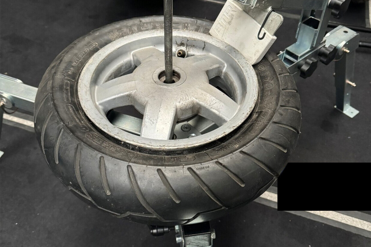 Scooter Tire Change