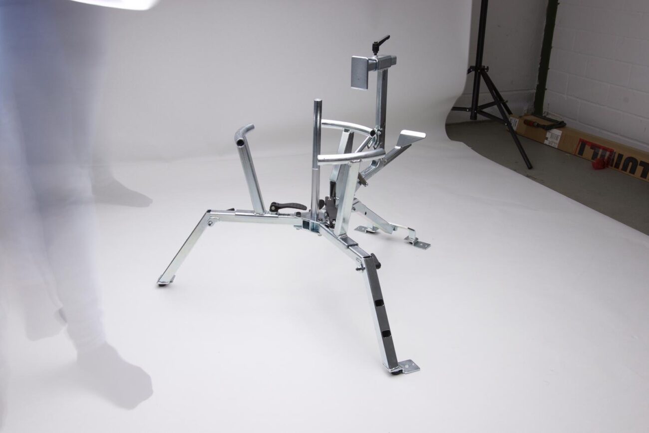 MX Motocross Reifenmontiergerät EVOSCORP aufgebaut