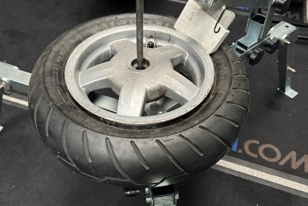 Reifenmontiergerät EVO3 Wechsel von Roller und Pitbikereifen