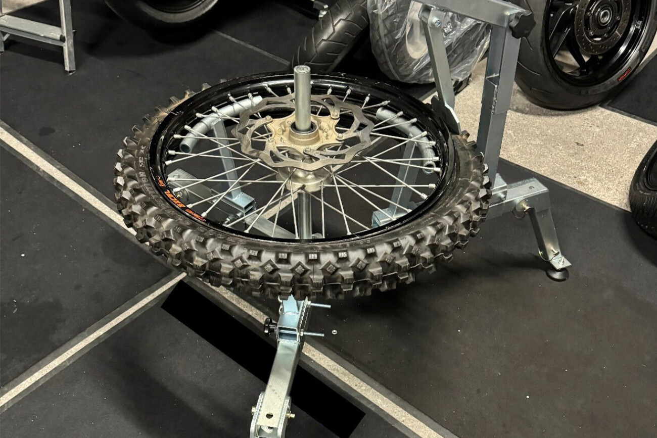 Reifenwechsel Motocross