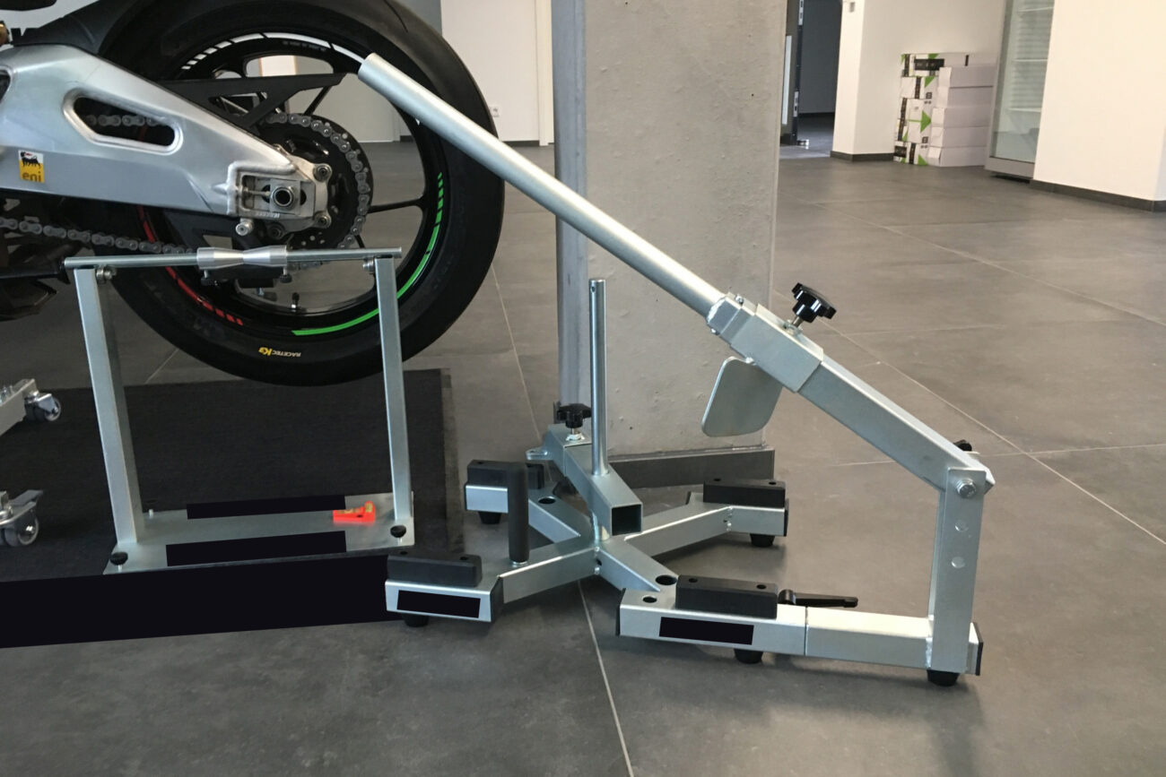 Reifenmontiergerät EVOX + Wuchtbock